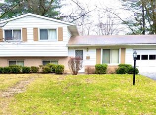 435 S Hillside Dr, Canfield, OH 44406