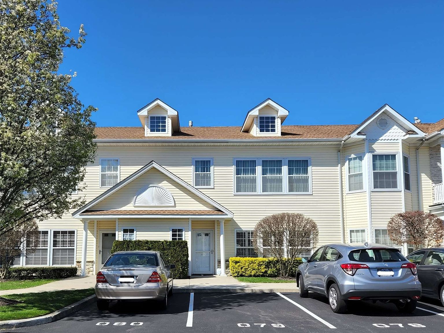 605 Narragansett Villas Drive UNIT 605, Lindenhurst, NY 11757 Zillow