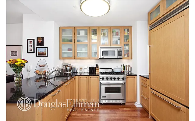 Rented by Douglas Elliman | media 24