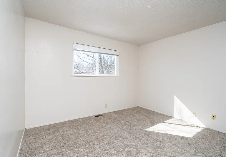 413 W 14th St #4 — Photo 4