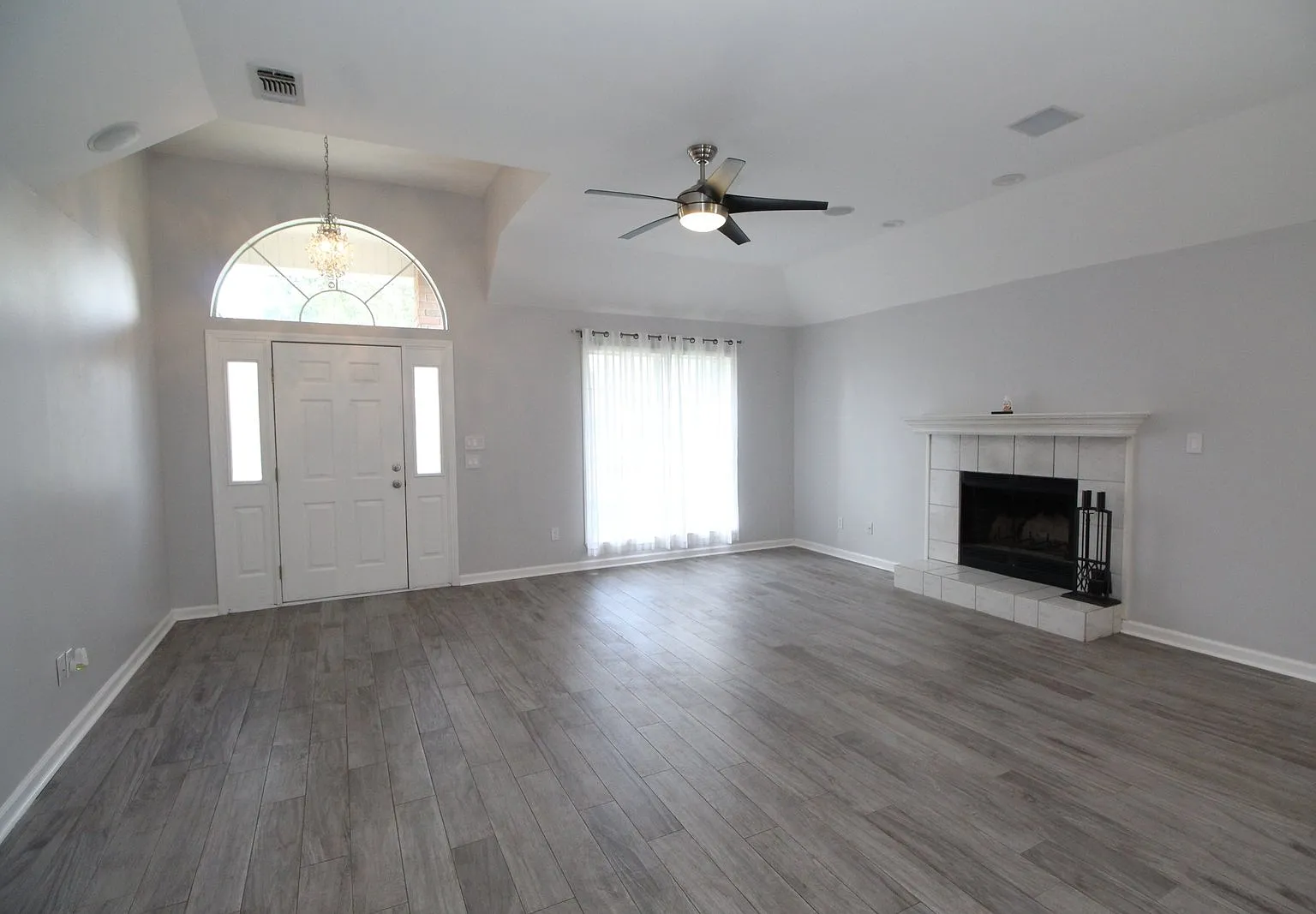3 bed, 2.0 bath, 1688 sqft, $2,150 — Photo 4