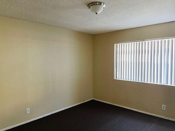 5th image of 4830 Canoga St #H