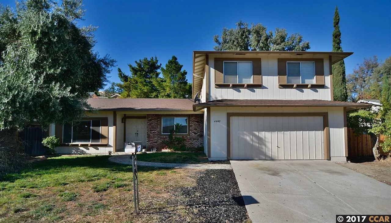 4440 Valle Vis photo 1
