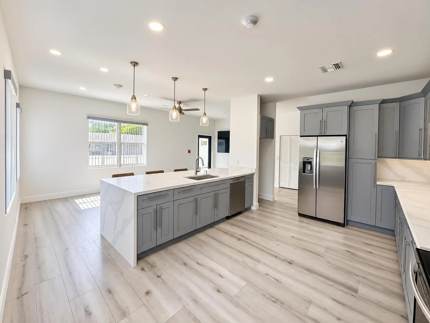 5 bed, 4.0 bath, 2800 sqft, $7,800 — Photo 4