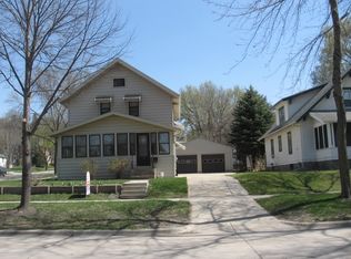 1027 N 5th St, Mankato, MN 56001