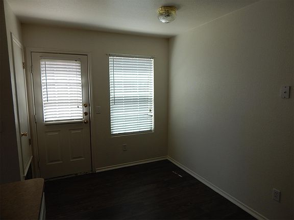 4th image of 4002 Pilgram Dr APT A