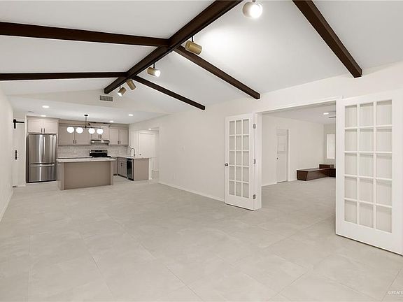 4th image of 207 E Jackson Ave