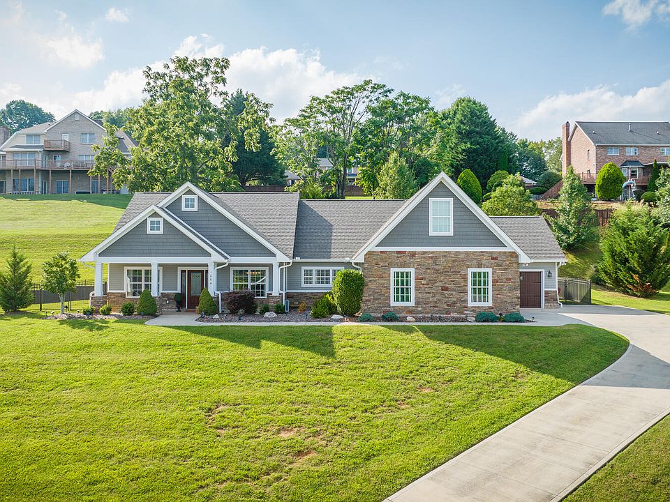 1st image of 1064 Broad Leaf Dr