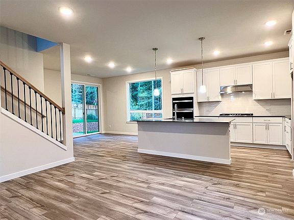 5th image of 1408 NW Swenson Court #29