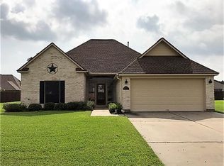 104 Gadwall Dr, Clute, TX 77531