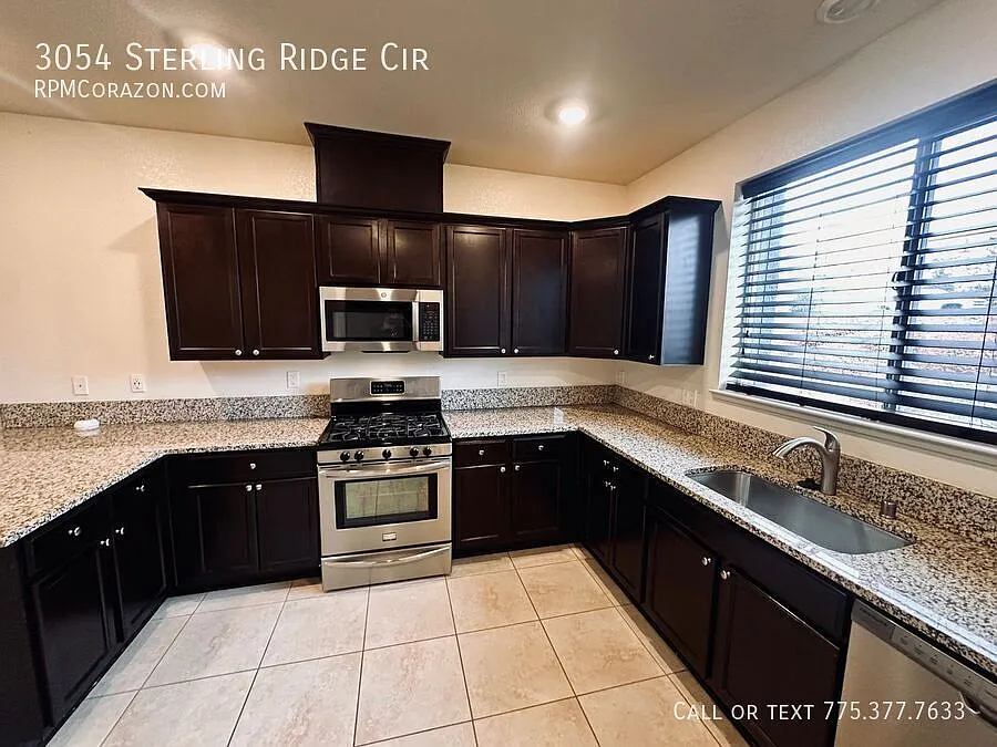 3054 Sterling Ridge Cir photo 1