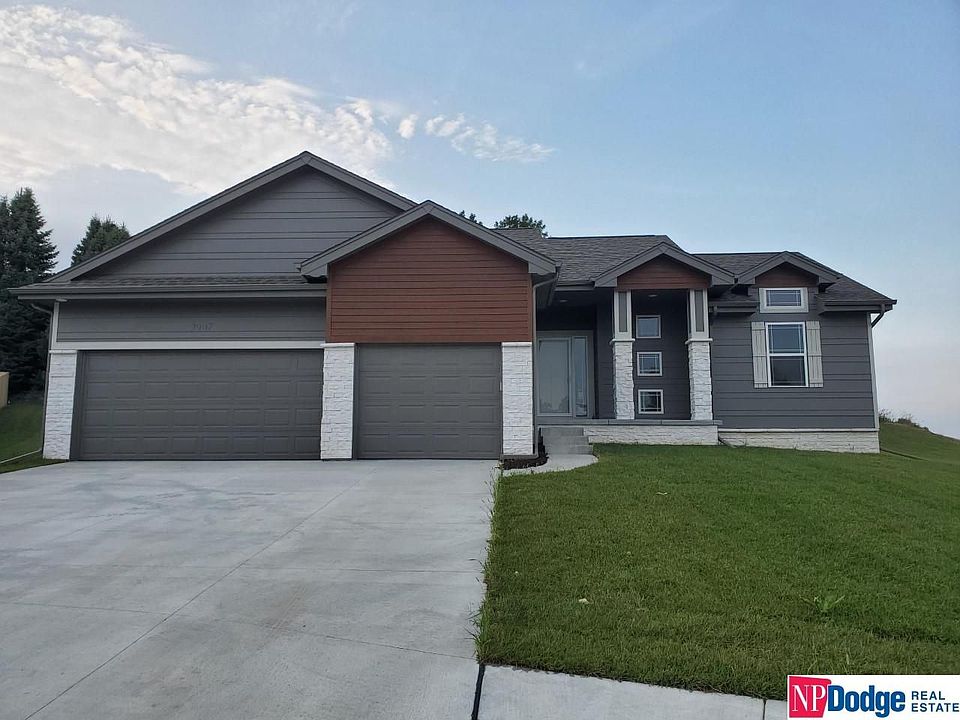 1st image of 2907 N 167th Ct