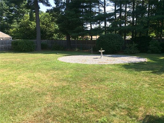 3rd image of 15 Kingswood Dr