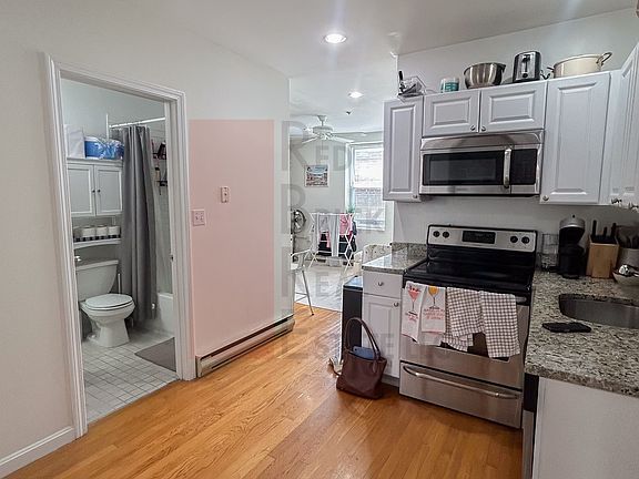 2nd image of 6 Cleveland Pl APT 12