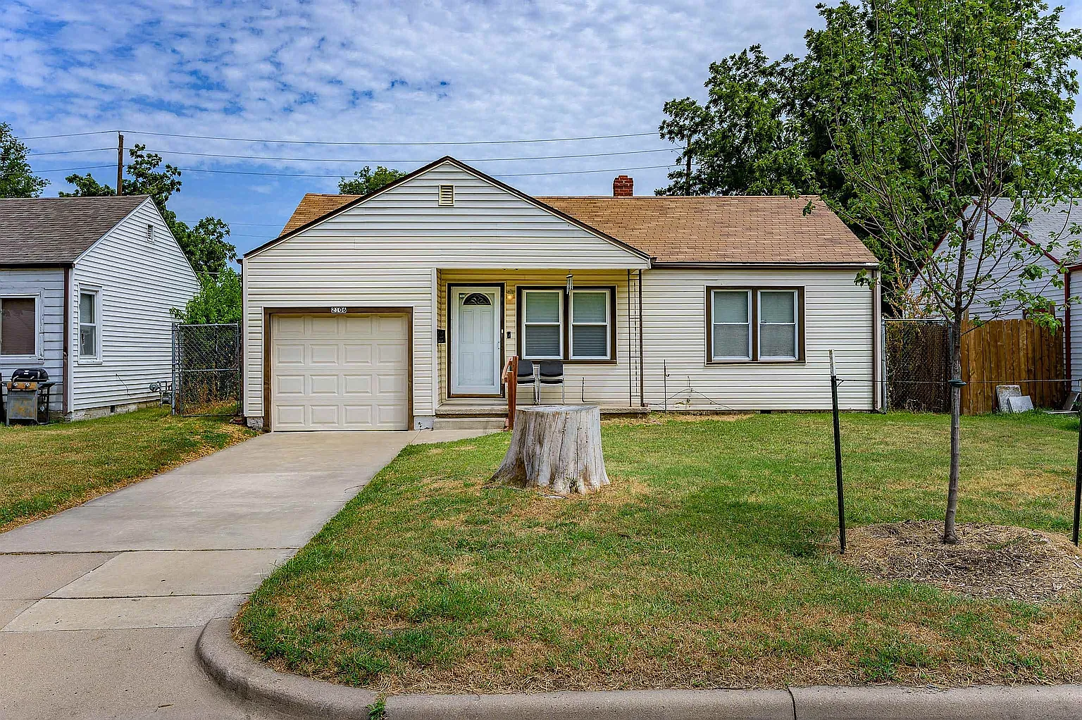 2 bed, 801 sqft, $895 — Photo 1