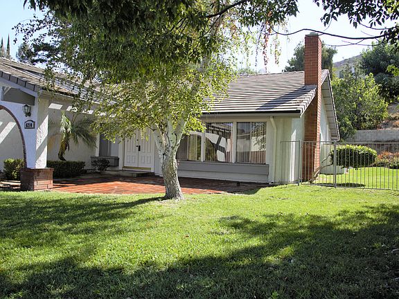 3rd image of 6210 Pisces St