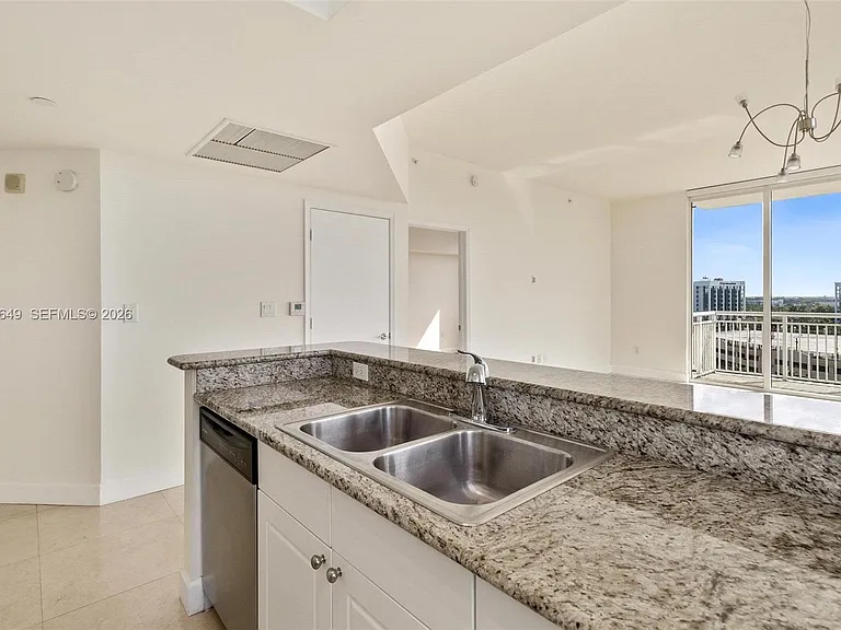 19501 W Country Club Dr #1009 — Photo 9