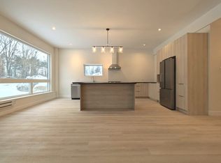 1775 River Rd #B, Ottawa, ON K4M1B4