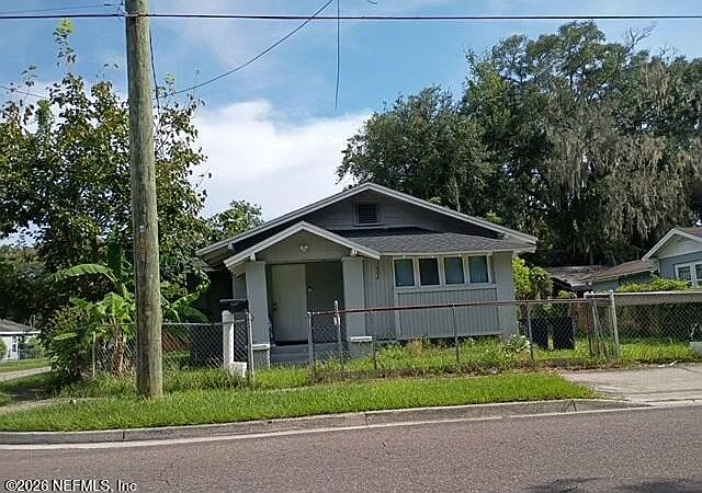 1st image of 1602 W 33RD Street