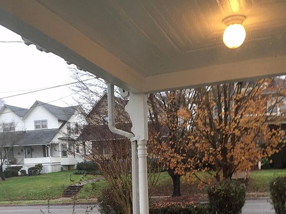 3rd image of 1911 Oxford Ave SW