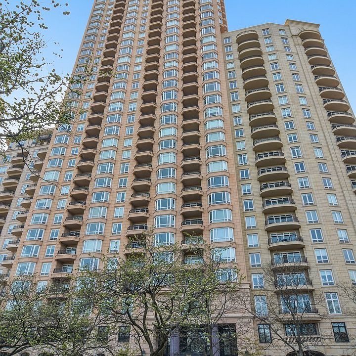 1st image of 2550 N Lakeview Ave Unit S1905