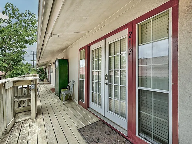 1510 W 6th St #212 — Photo 17