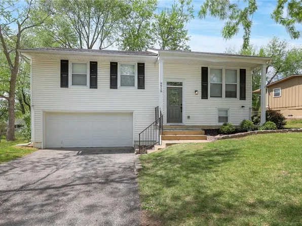 9918 Countryside Rd, Lenexa, KS 66215