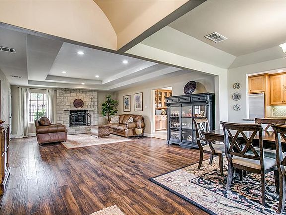 3rd image of 2236 Covinton Ln