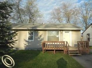 15674 McGuire St, Taylor, MI