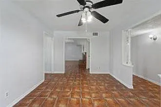 9214 Vagas Dr — Photo 7