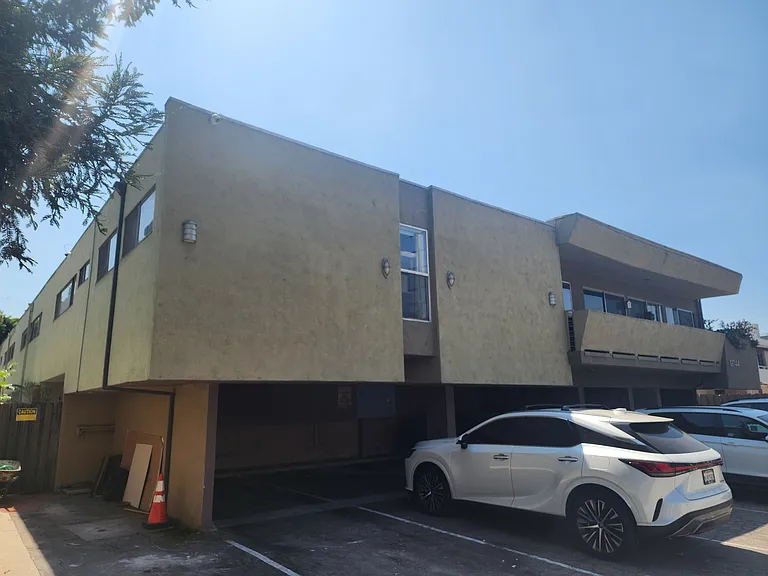 12744 Moorpark St #3 — Photo 46