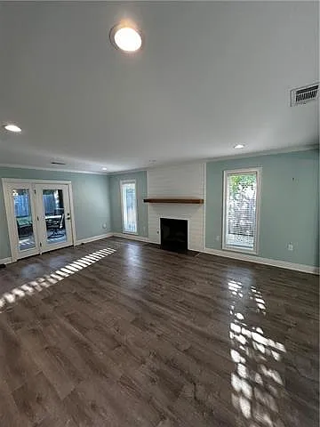 3 bed, 2.0 bath, 2000 sqft, $2,500 — Photo 3