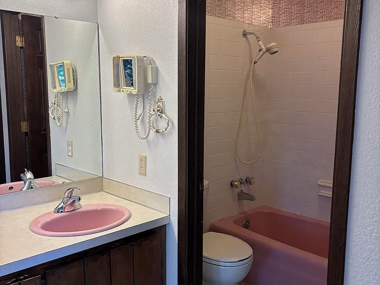 750 N Locust St — Photo 17