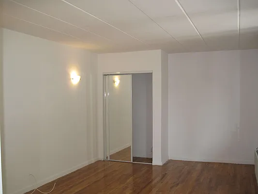 Rented by 18 REALTY | media 16