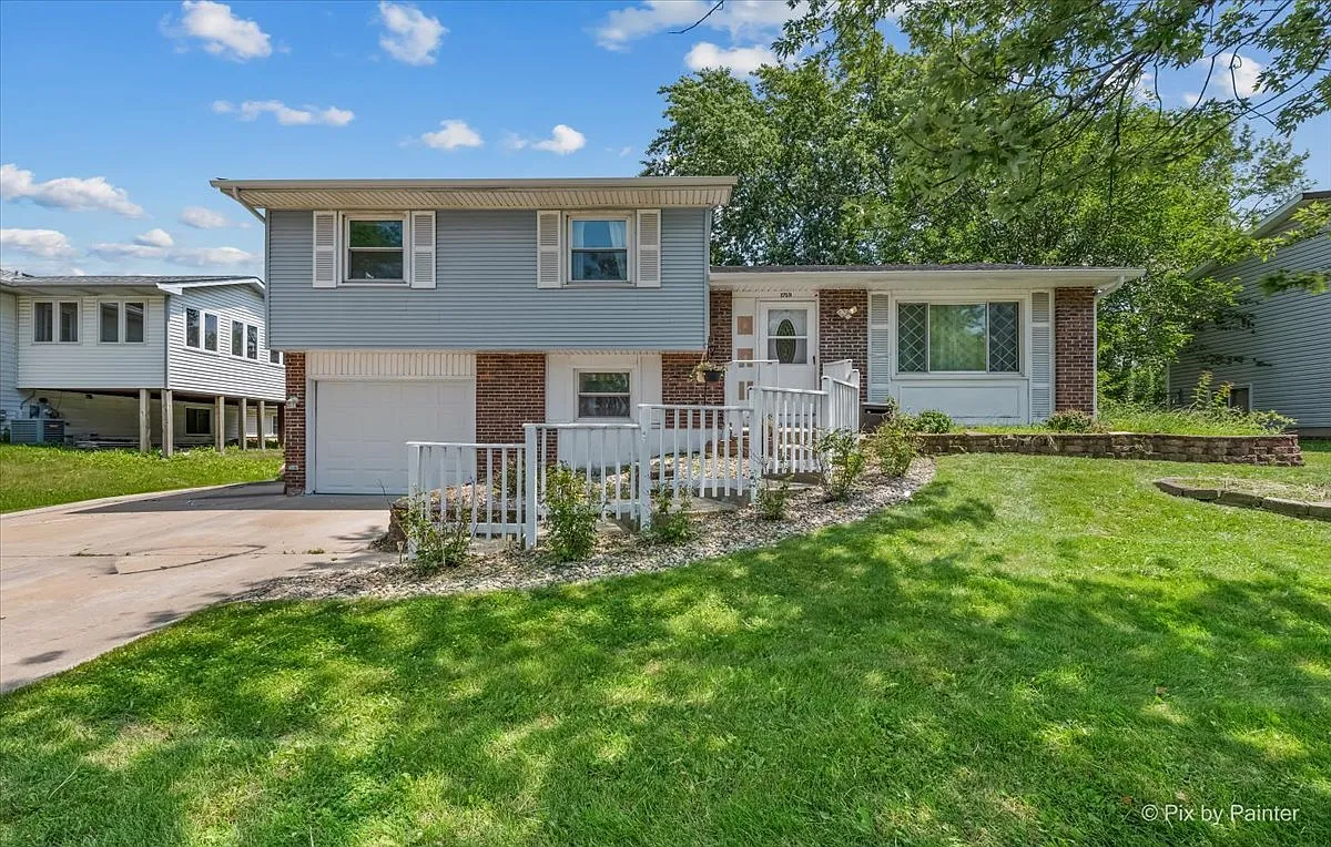 1759 Lombard Ct photo 1