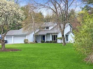 14 Spring Brook Rd, Rockford, IL 61114