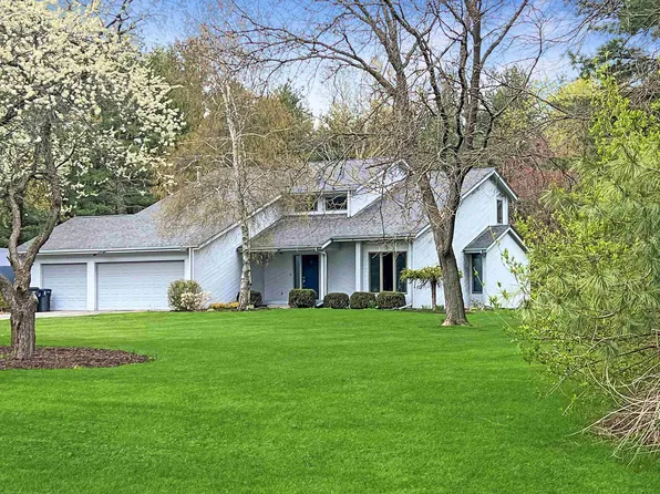 14 Spring Brook Rd, Rockford, IL 61114