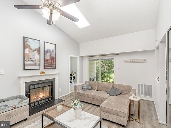 4th image of 12205 Chaucer Ln #12205