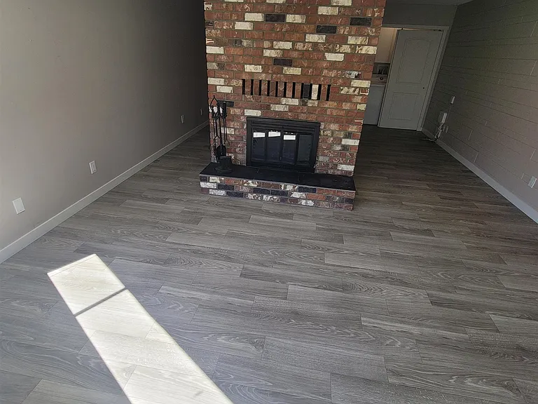 15924 Buena Vista Ave #LOWER — Photo 3