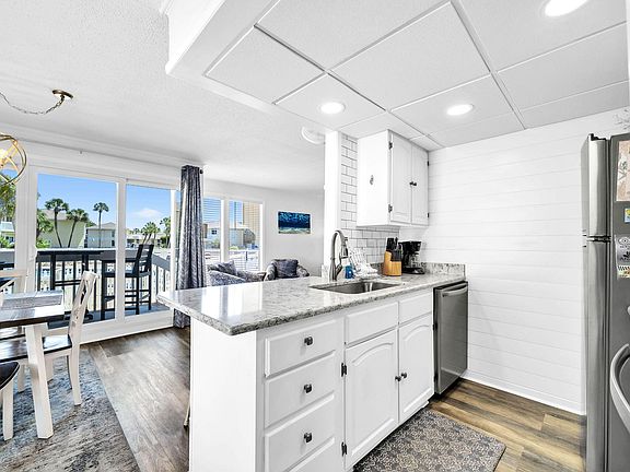 5th image of 775 Gulf Shore Dr Unit 1013