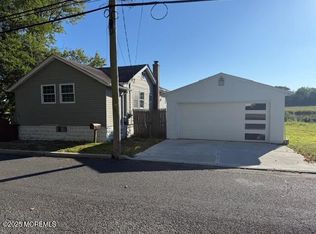 75 Creek Rd, Keansburg, NJ 07734