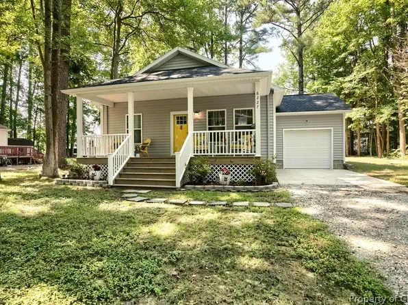 8227 Highview Dr, Gloucester, VA 23061