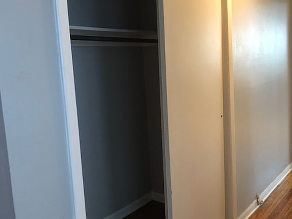 2nd image of 550 Whitney Ave #5
