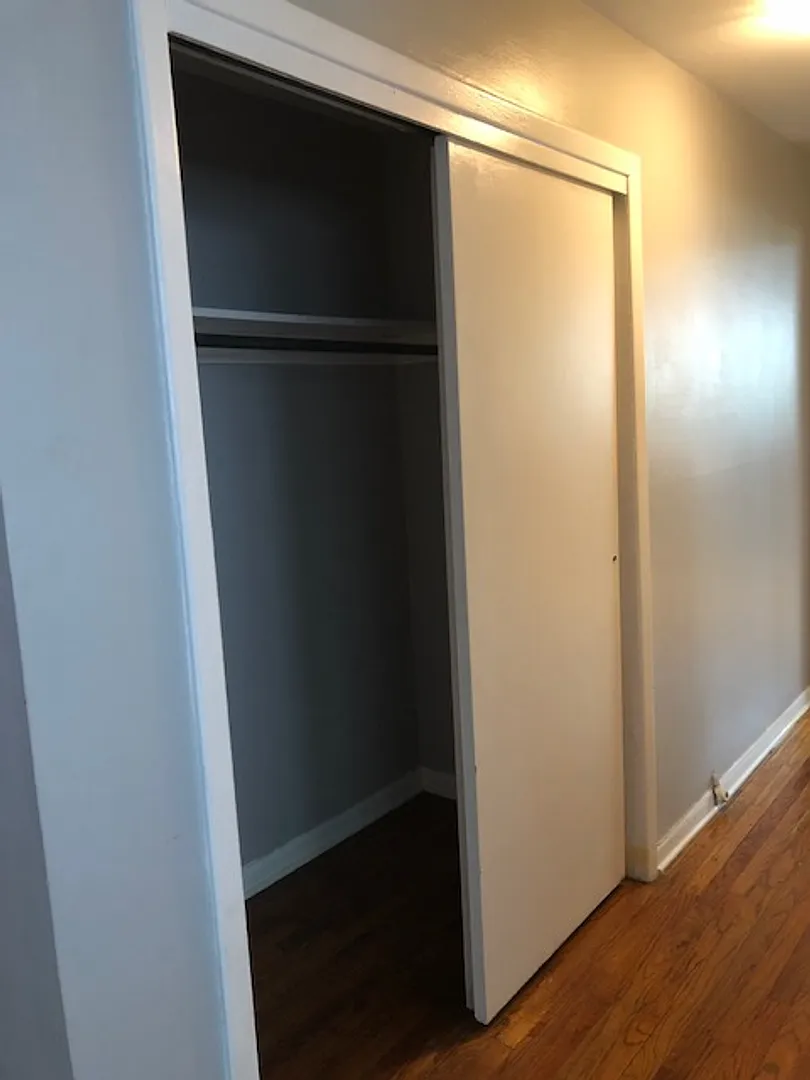 Building Photo - 550 Whitney Ave #5