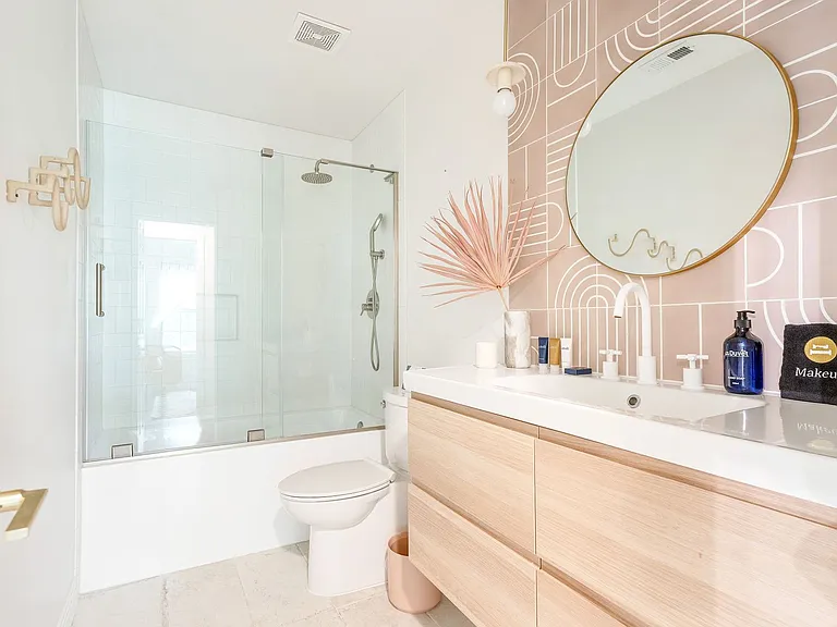 1492 Kentwood Cir — Photo 32