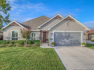 121 N Elise Dr, La Vernia, TX 78121