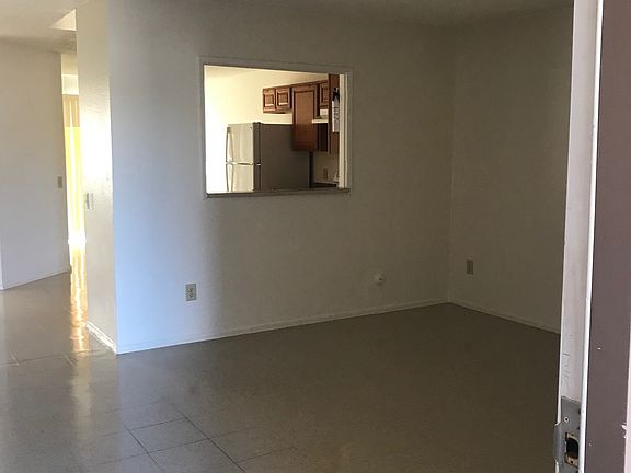 2nd image of 1913 E Grandview Dr