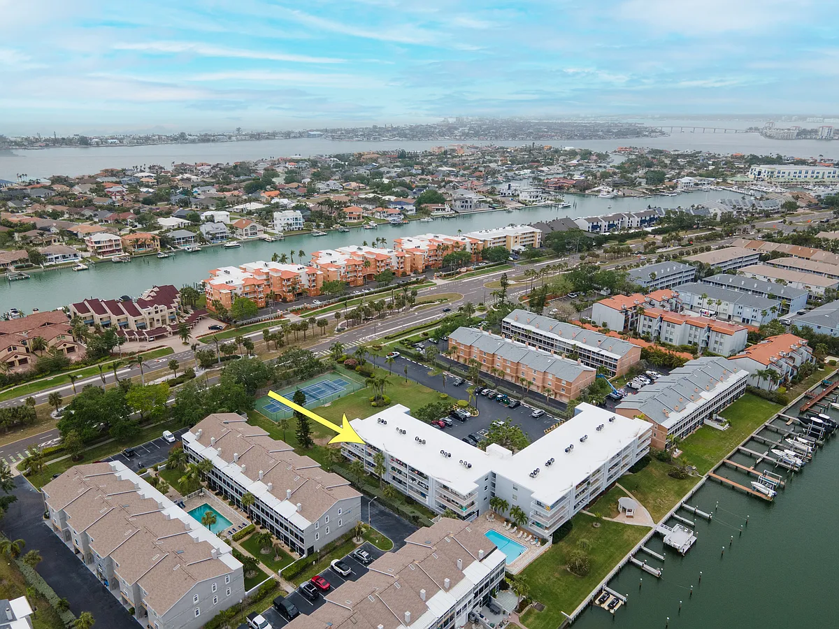 Building Photo - 719 Pinellas Bayway S #310