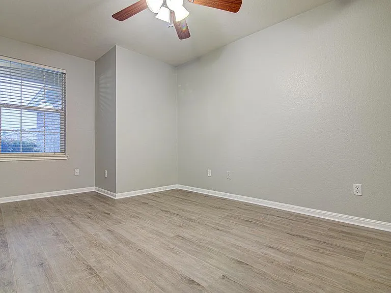 7705 Pebble Creek Dr — Photo 9