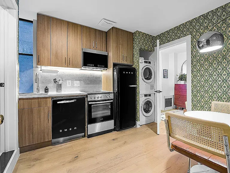 236 W 15th St #13B — Photo 1